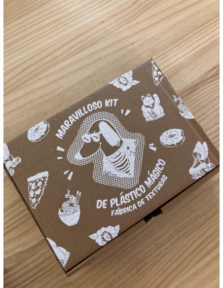 KIT PINS Y LLAVEROS