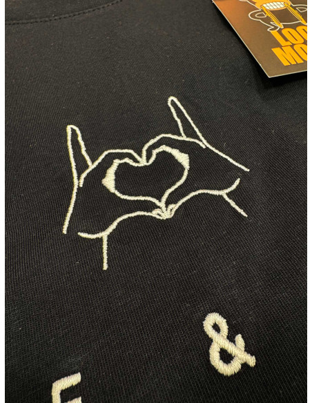 CAMISETA LOVE ME OR HATE ME